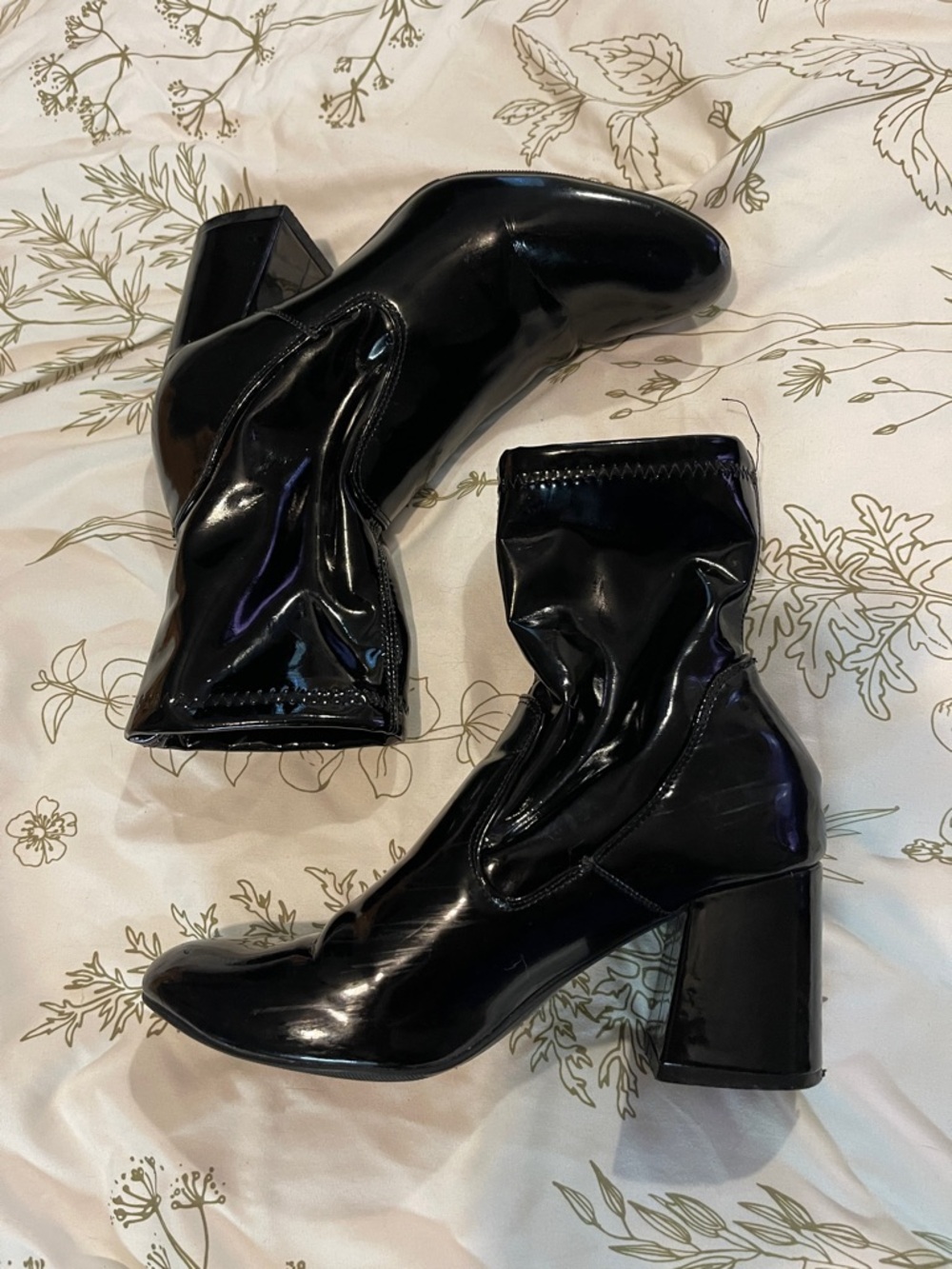 Forever 21 Black Patent Black Heel Ankle Boots